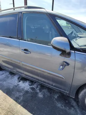 Foto de PUERTA DELANTERA DERECHA CITROEN GRAND C4 PICASSO 1.6 16V HDi FAP (109 CV / 80 KW)