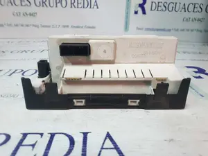 Foto de PANTALLA MULTIFUNCION RENAULT MEGANE II BERLINA 5P referencia 8200290542C foto 2