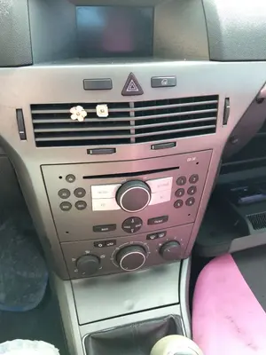 Foto de CONSOLA CENTRAL OPEL ASTRA H BERLINA