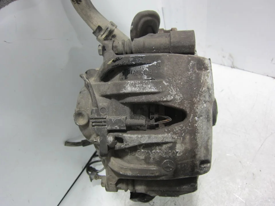 Foto de PINZA DE FRENO DELANTERA DERECHA MERCEDES-BENZ CLASE C (BM 202) BERLINA 1.8 16V CAT (122 CV / 90 KW) referencia Z06028295R