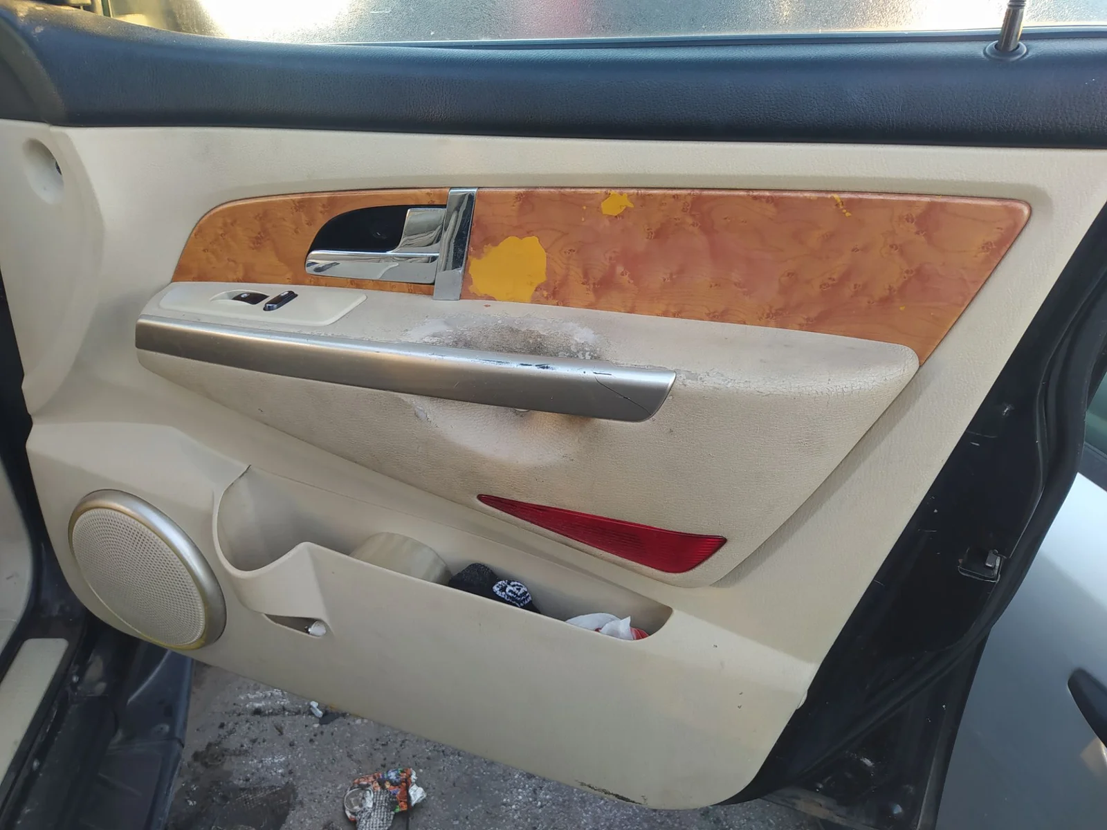 Foto de GUARNECIDO PUERTA DELANTERA DERECHA SSANGYONG REXTON 2.9 Turbodiesel CAT (120 CV / 88 KW)