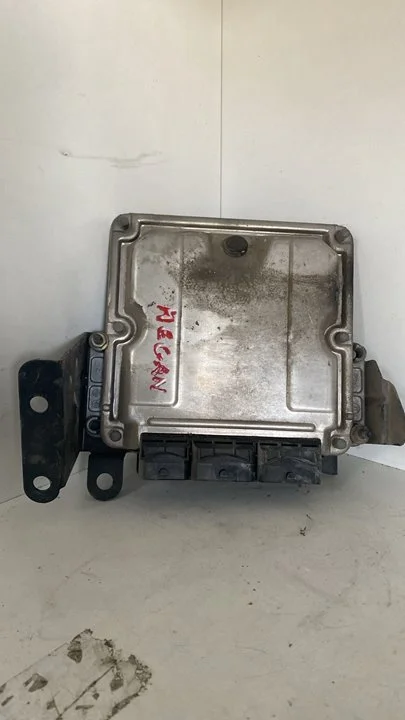 Foto de CENTRALITA MOTOR UCE RENAULT MEGANE I COUPE (DA0)