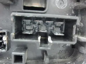 Foto de CAJA RELES / FUSIBLES HONDA CIVIC AERODECK (MB/MC) 1.6 CAT (D 16 B 2) (116 CV / 85 KW) referencia 37832LN foto 4