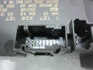 Foto de MOTOR ELEVALUNAS TRASERO IZQUIERDO PEUGEOT 407 2.0 16V HDi CAT (RHR / DW10BTED4) (136 CV / 100 KW) referencia 994651102 foto 2
