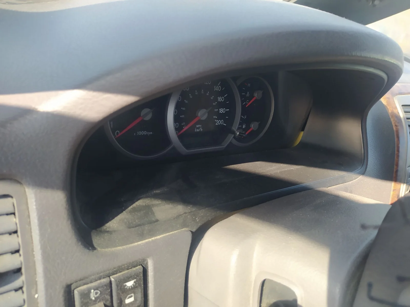 Foto de CUADRO INSTRUMENTOS KIA CARNIVAL II (FL) 2.9 CRDi CAT (144 CV / 106 KW)