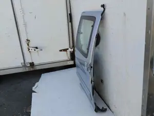 Foto de PUERTA TRASERA DERECHA CITROEN BERLINGO 1.6 16V HDi (90 CV / 66 KW) foto 7