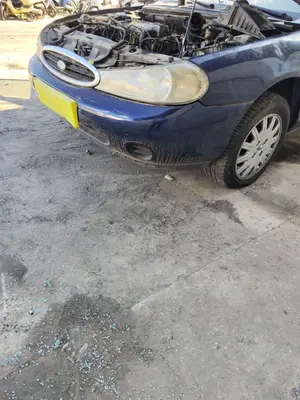Foto de PARAGOLPES DELANTERO FORD MONDEO BERLINA (GD) 1.8 Turbodiesel CAT (90 CV / 66 KW) foto 3