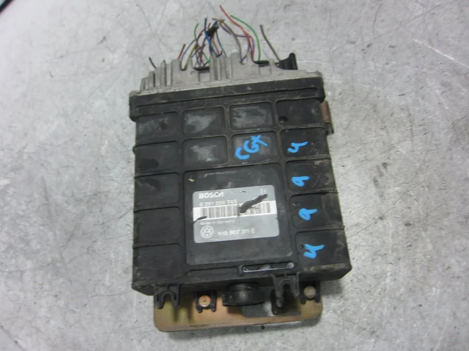 Foto de CENTRALITA MOTOR UCE VOLKSWAGEN GOLF III (1H1)(11.1991) 1.8 (75 CV / 55 KW) referencia 1H0907311E