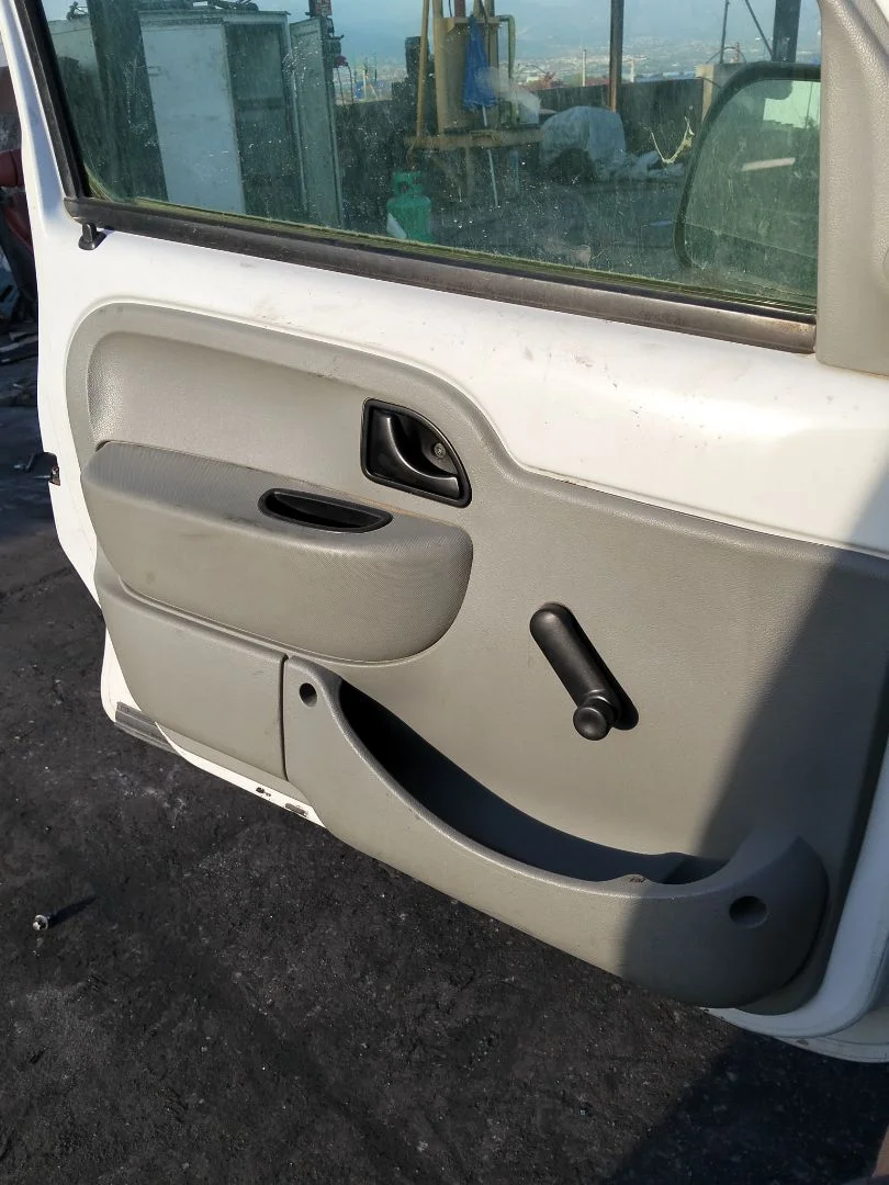 Foto de GUARNECIDO PUERTA DELANTERA IZQUIERDA RENAULT KANGOO I (F/KC0) 1.9 dCi Diesel CAT (84 CV / 62 KW) referencia 8200128929