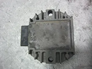Foto de REGULADOR DE CORRIENTE PIAGGIO (VESPA) X 7 124 cm3 - 11 kW (15 CV / 11 KW) referencia SH640D-12 foto 3