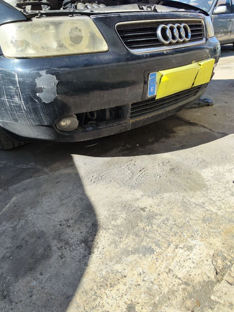 Foto de PARAGOLPES DELANTERO AUDI A3 (8L) 1.6 (102 CV / 75 KW)