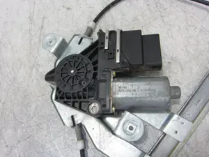 Foto de ELEVALUNAS TRASERO IZQUIERDO SKODA OCTAVIA COMBI (1U5) 1.9 TDI (101 CV / 74 KW) referencia 1U4839401J foto 3