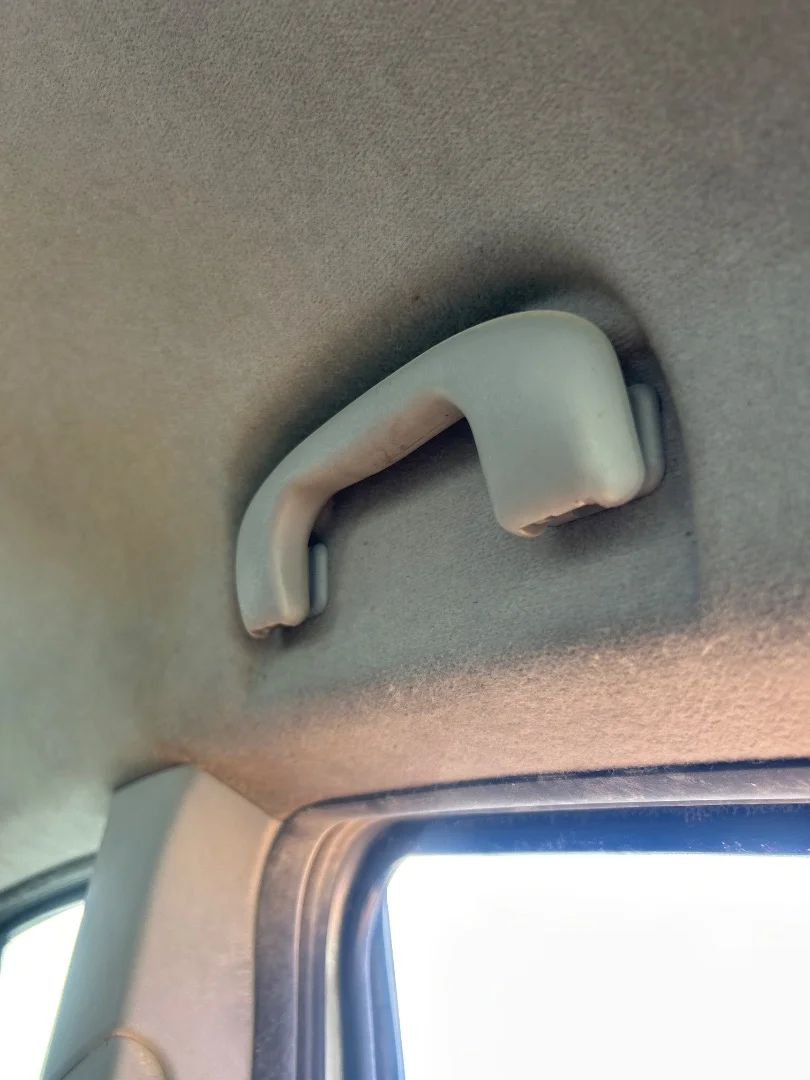 Foto de ASIDERO TECHO DELANTERO IZQUIERDO OPEL CORSA D 1.3 16V CDTI (75 CV / 55 KW) referencia 13233868