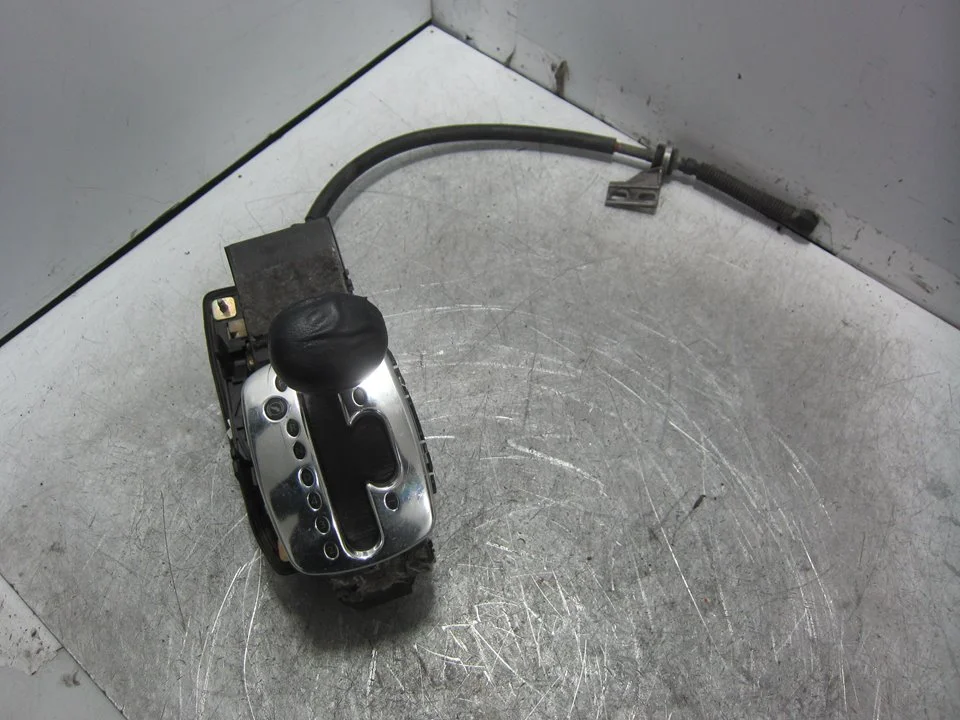 Foto de PALANCA CAMBIO AUDI A4 AVANT (B5) referencia 4B0713041F