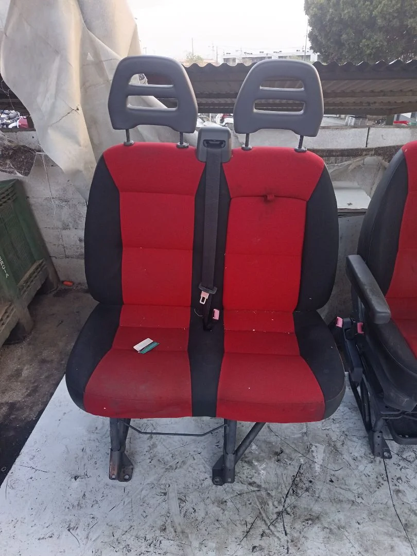 Foto de ASIENTO DELANTERO DERECHO FIAT DUCATO 3 FURGÓN 33 2.2 JTD CAT (101 CV / 74 KW)