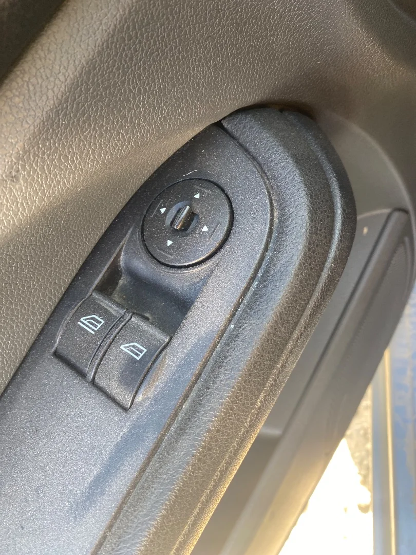 Foto de MANDO RETROVISOR FORD FOCUS C-MAX (CAP)(2003) 1.6 TDCi CAT (109 CV / 80 KW)