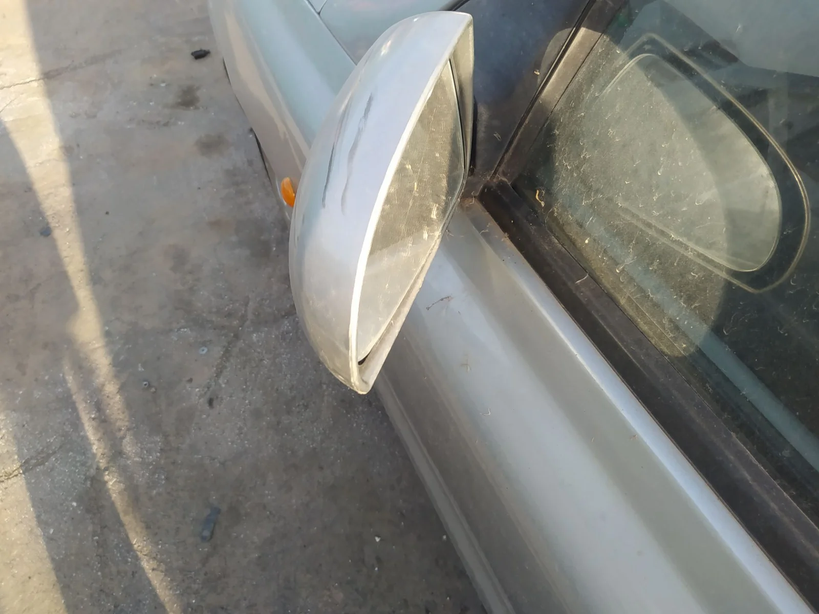 Foto de RETROVISOR IZQUIERDO KIA RIO (BC) 1.3 CAT (75 CV / 55 KW) referencia 87611FD200CA