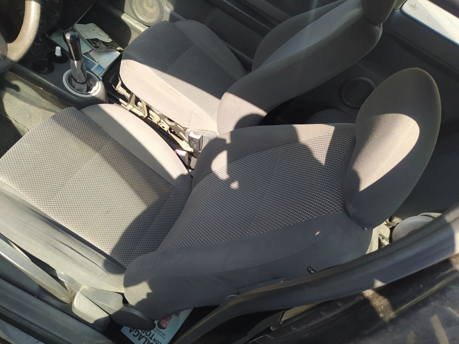 Foto de ASIENTO DELANTERO IZQUIERDO VOLKSWAGEN FOX (5Z1)(04.2005) 1.4 (75 CV / 55 KW)
