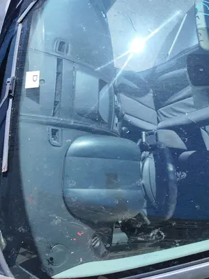 Foto de PARABRISAS RENAULT MEGANE II BERLINA 5P 1.5 dCi Diesel (101 CV / 74 KW)