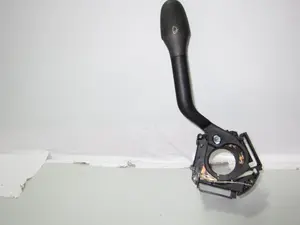 Foto de MANDO LIMPIA VOLKSWAGEN GOLF III (1H1)(11.1991) 1.9 TDI (90 CV / 66 KW) referencia 1H6953503AA foto 6