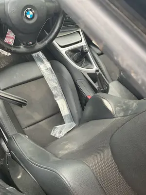 Foto de ASIDERO TECHO DELANTERO IZQUIERDO BMW SERIE 1 BERLINA (E81/E87) 2.0 Turbodiesel CAT (143 CV / 105 KW)