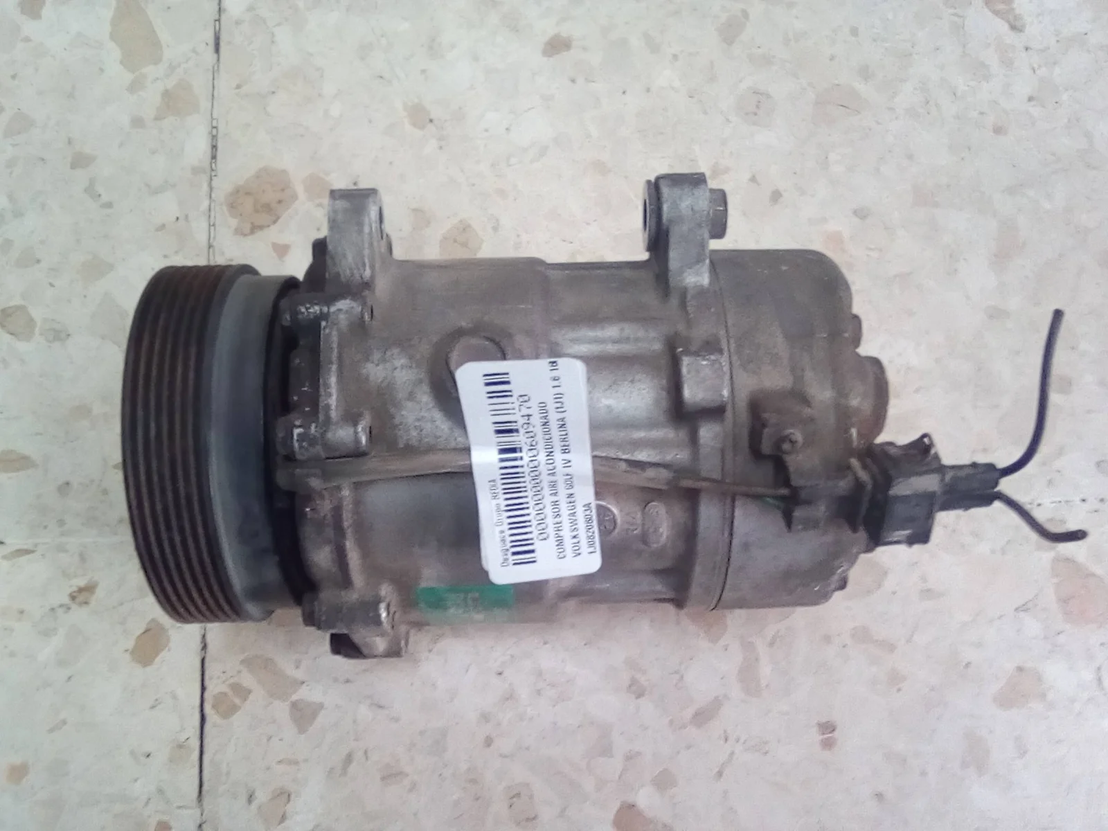 Foto de COMPRESOR AIRE ACONDICIONADO VOLKSWAGEN GOLF IV BERLINA (1J1)(10.1997) referencia 1J0820803A