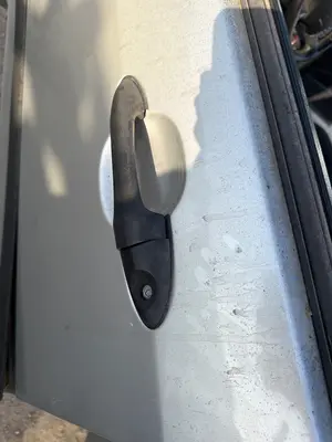 Foto de MANETA EXTERIOR DELANTERA IZQUIERDA FORD FOCUS BERLINA (CAK)