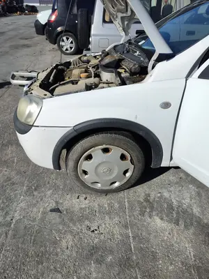 Foto de ALETA DELANTERA IZQUIERDA OPEL CORSA C 1.2 16V CAT (Z 12 XE / LW4) (75 CV / 55 KW) referencia 9196448