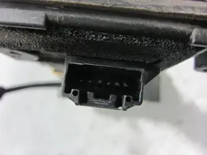 Foto de CERRADURA PUERTA TRASERA IZQUIERDA MAZDA 2 BERLINA (DY) 1.4 CAT (80 CV / 59 KW) referencia 3M71A264A27 foto 5