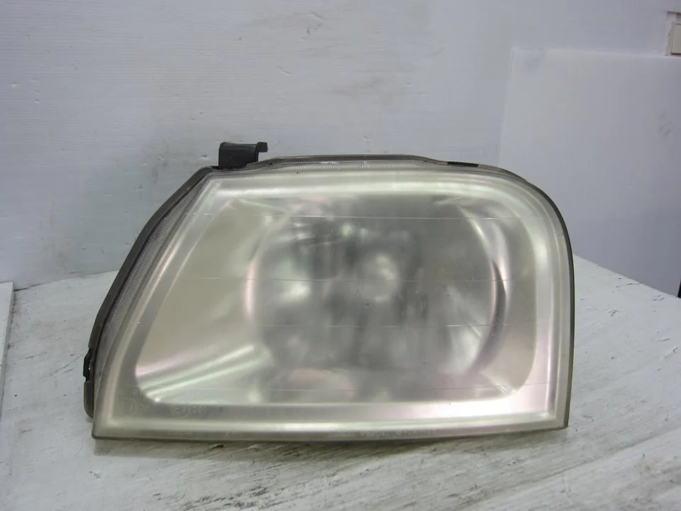 Foto de FARO IZQUIERDO MITSUBISHI L200 (K70) 2.5 Turbodiesel (99 CV / 73 KW) referencia R6404L