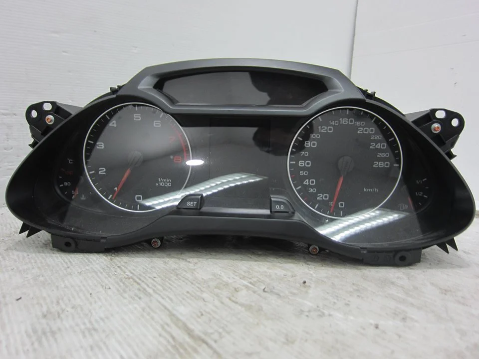 Foto de CUADRO INSTRUMENTOS AUDI A4 BERLINA (8K2) 1.8 16V TFSI (120 CV / 88 KW) referencia 8K0920930A