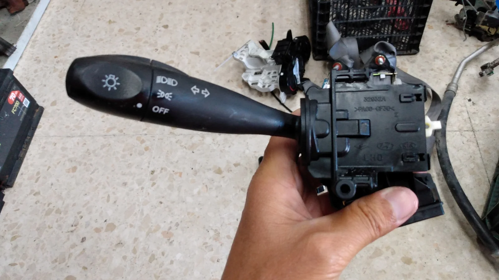 Foto de MANDO LUCES KIA PICANTO (SA) 1.1 CAT (65 CV / 48 KW) referencia 32932A
