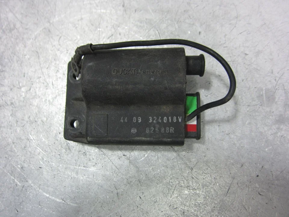 Foto de BOBINA ENCENDIDO PIAGGIO (VESPA) ZIP referencia 82588R