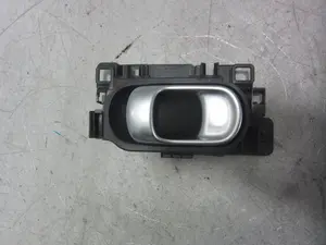 Foto de MANETA INTERIOR TRASERA IZQUIERDA CITROEN C4 CACTUS 1.2 12V VTi (82 CV / 60 KW) referencia 98012886UU