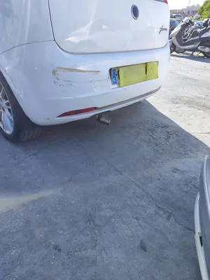 Foto de PARAGOLPES TRASERO FIAT GRANDE PUNTO (199) 1.4 (95 CV / 70 KW) referencia 0735418985 foto 3