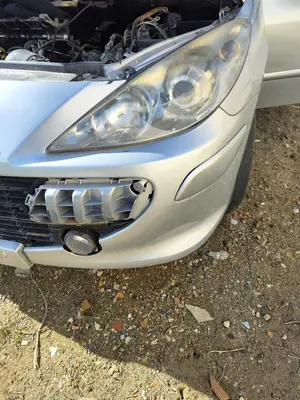 Foto de FARO IZQUIERDO PEUGEOT 307 BREAK/ SW (S2) 2.0 16V HDi FAP CAT (RHR / DW10BTED4) (136 CV / 100 KW)