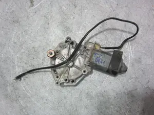 Foto de MOTOR ELEVALUNAS TRASERO IZQUIERDO MERCEDES-BENZ CLASE 124 (BM 124) BERLINA 3.0 CAT (180 CV / 132 KW) referencia 680187929000 foto 2