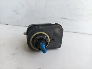 Foto de MOTOR REGULACION FAROS RENAULT CLIO II FASE II (B/CB0) referencia M7700415343 foto 4