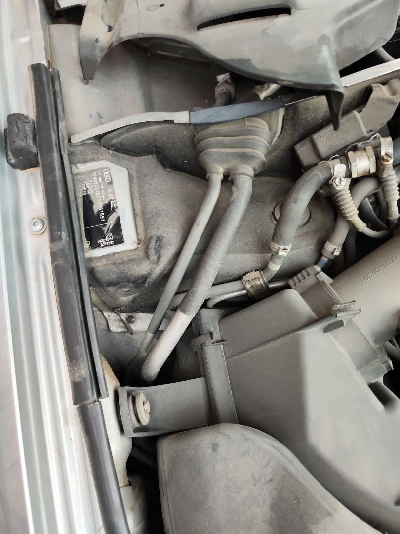 Foto de TUBOS AIRE ACONDICIONADO AUDI A6 BERLINA (4B2) 2.5 V6 24V TDI (150 CV / 110 KW)