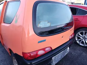 Foto de PORTON TRASERO FIAT SEICENTO (187) 0.9 CAT (39 CV / 29 KW) foto 2