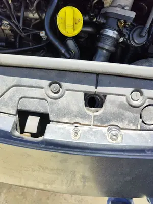 Foto de CERRADURA CAPO RENAULT SCENIC II (JM) 1.9 dCi Diesel (120 CV / 88 KW)
