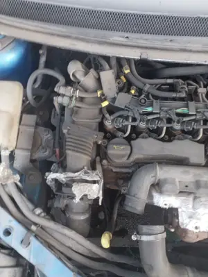Foto de MOTOR COMPLETO FORD FOCUS BERLINA (CAP) 1.6 TDCi CAT (109 CV / 80 KW) referencia G8DA