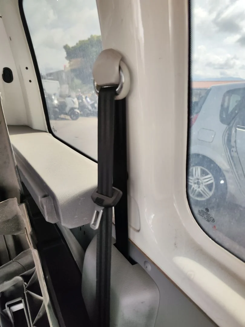 Foto de CINTURON SEGURIDAD TRASERO IZQUIERDO VOLKSWAGEN CADDY (2K)(02.2004) 1.9 TDI (BSU) (75 CV / 55 KW)
