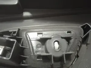 Foto de MANETA INTERIOR TRASERA DERECHA FORD FOCUS BERLINA (CEW) 1.0 EcoBoost CAT (125 CV / 92 KW) referencia AM51U22600BEW foto 3