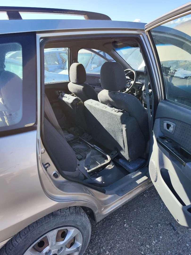 Foto de GOMAS CONTORNO PUERTA KIA CARENS (RS) 1.8 16V CAT (126 CV / 93 KW)