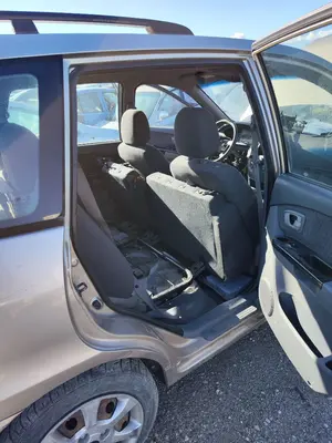 Foto de GOMAS CONTORNO PUERTA KIA CARENS (RS) 1.8 16V CAT (126 CV / 93 KW)