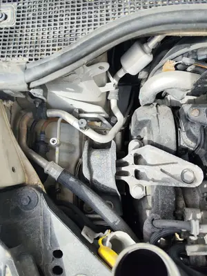 Foto de TUBOS AIRE ACONDICIONADO RENAULT CLIO III 1.5 dCi Diesel FAP (75 CV / 55 KW)