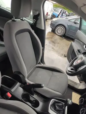 Foto de ASIENTO DELANTERO IZQUIERDO FIAT II TIPO (356) BERLINA 1.4  (95 CV / 70 KW)