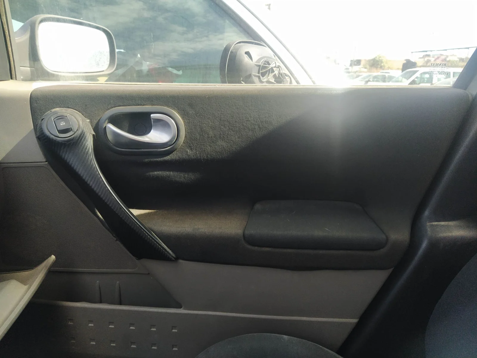 Foto de GUARNECIDO PUERTA DELANTERA DERECHA RENAULT MEGANE II GRANDTOUR 1.4 16V (98 CV / 72 KW) referencia 8200368844