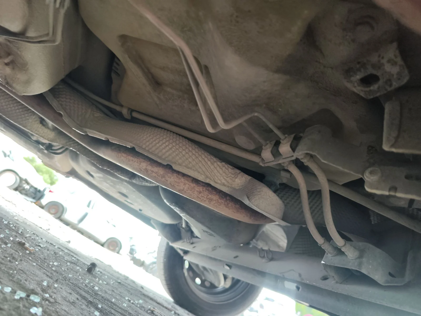 Foto de TUBO ESCAPE TRASERO RENAULT CLIO III 1.5 dCi Diesel CAT (86 CV / 63 KW)